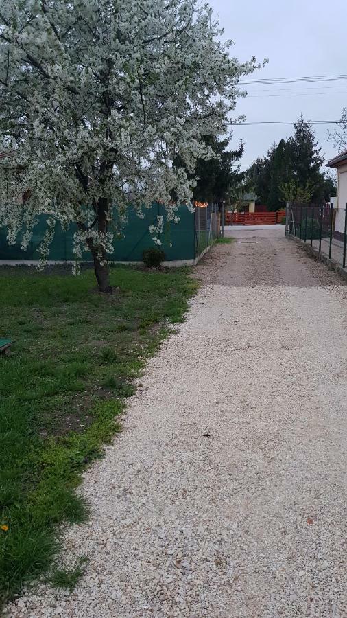 Gárdony Limonade Apartman Ac Agard Elmenyfuerdo Mellett מראה חיצוני תמונה